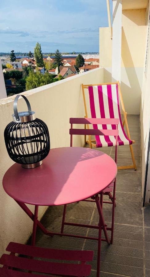 Appartement - Roanne Luaran gambar